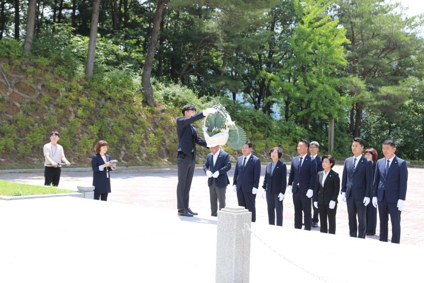 후반기 평창군의회  현충탑 참배