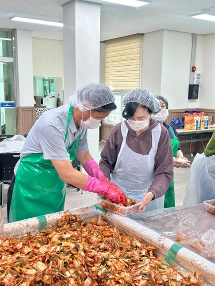 용평새마을계절김치담그기 행사 