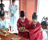 제10대 의회 전반기 의장 취임 고유례